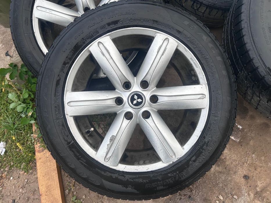 Продам диски з резиною R20 6x139.7 ступ 67.1.Pajero 4, 3, L 200 Toyota