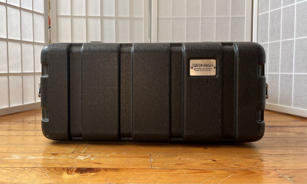 Boss GT-PRO + case ABS