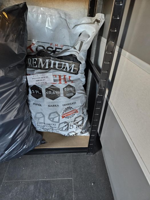 JESIENNA WYPRZEDAŻ! Sprzedam węgiel workowany (worki 25 kg) orzech I,