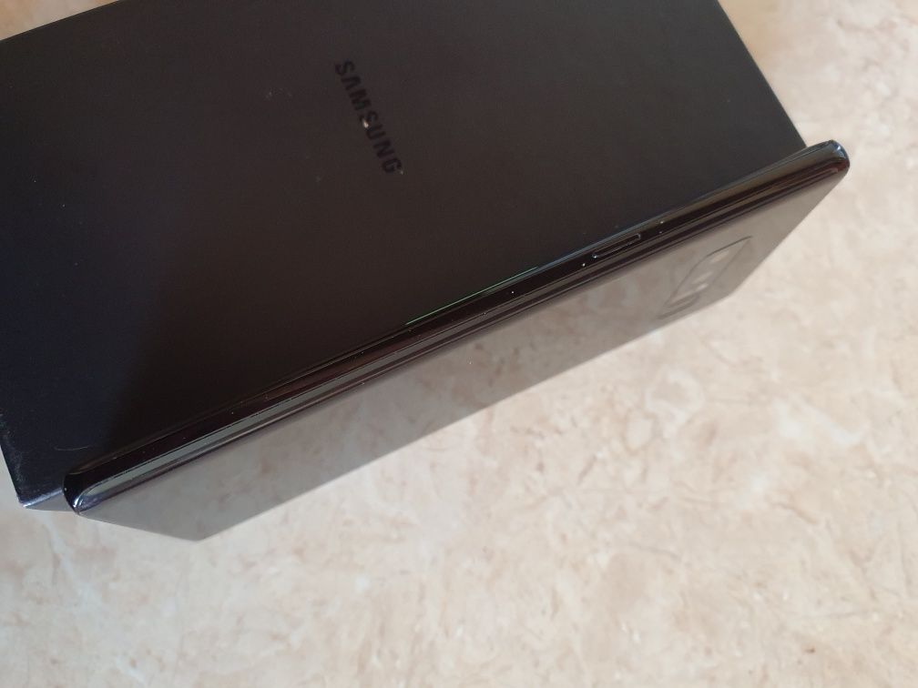 Продам самсунг    note 8
