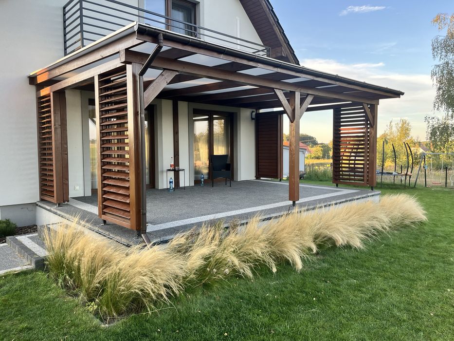 Pergola ruchome deseczki zadaszenie tarasu shuttersy