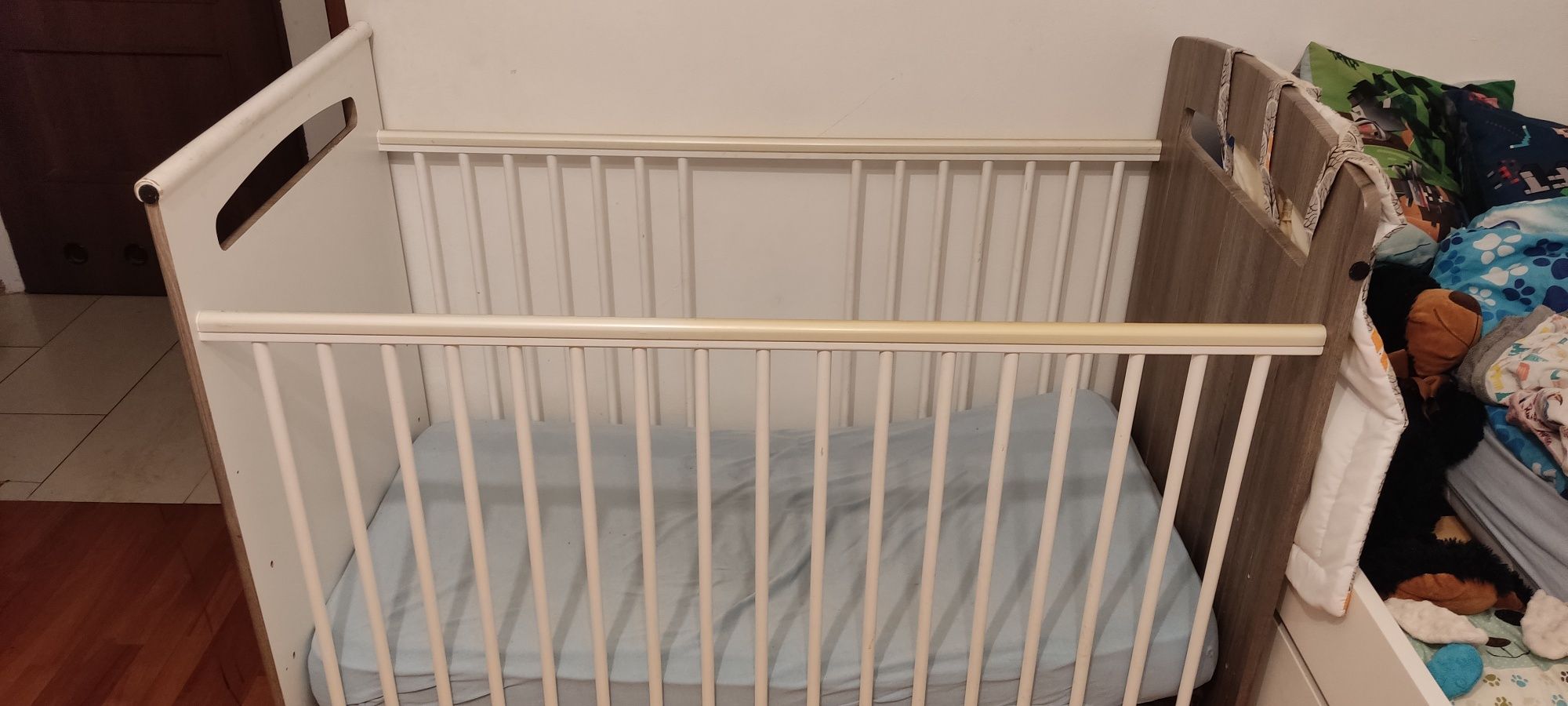 Solidne łóżko dziecięce 120x60 drewniane