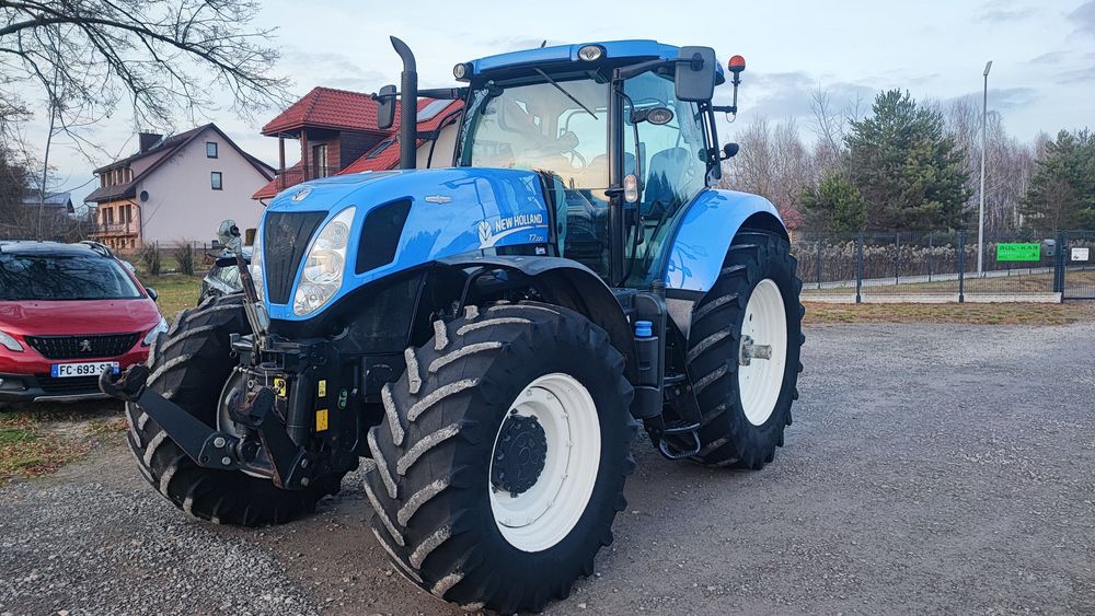 New Holland T7. 220 Tuz wom sprowadzony