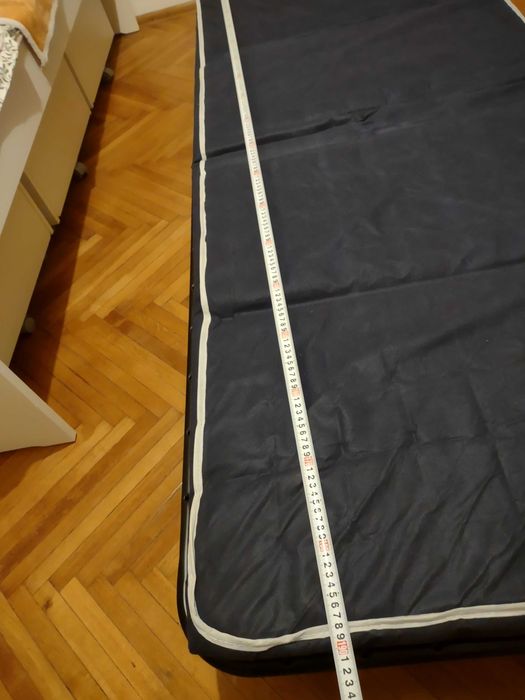 Łóżko polowe , solidne metalowe w idealnym stanie