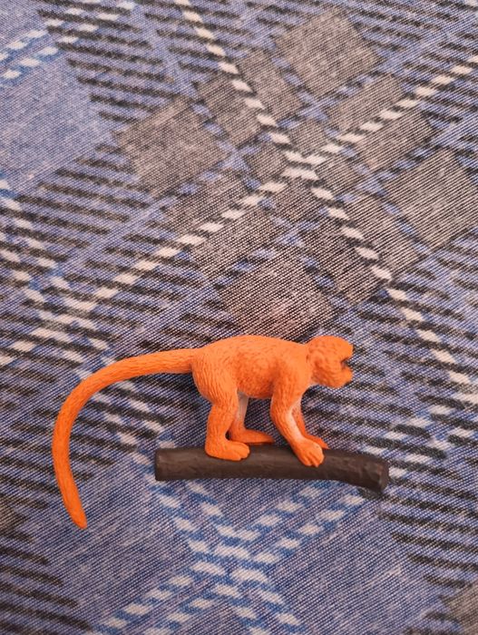Figurka małpki mini