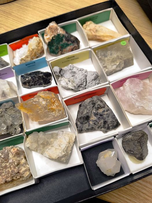 Conjunto de 17 minerais