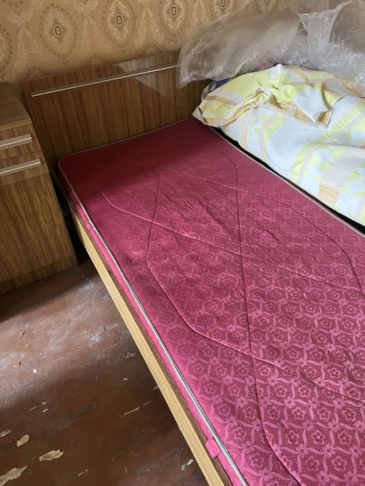 Шкаф, кровать, тумбочка