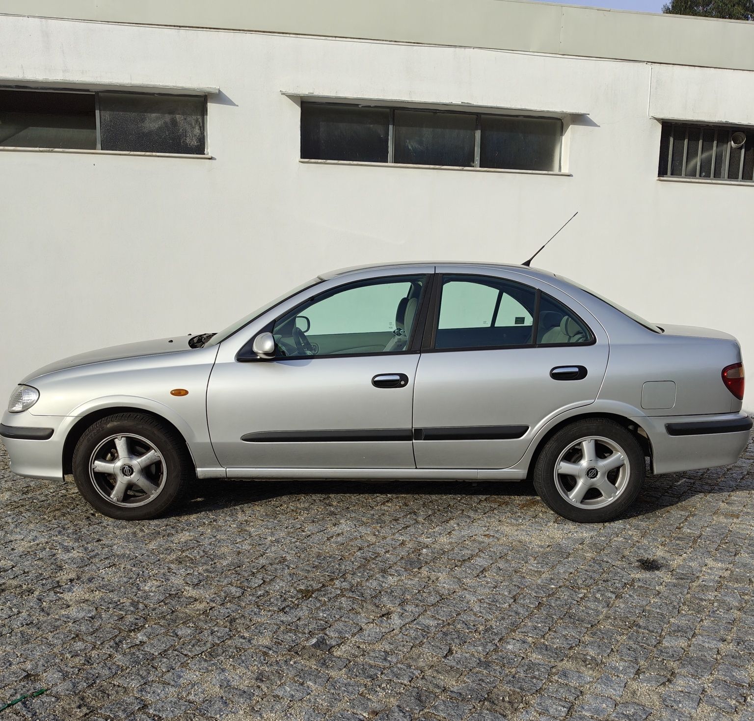 Nissan almera 1.5 de 2001