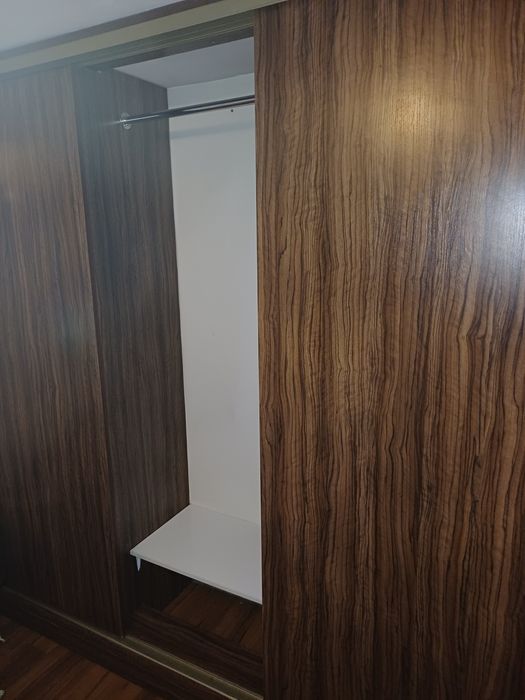 Szafa duża typu komandor/wnękowa sz260 x wys218 - 3drzwiowa ciemny br