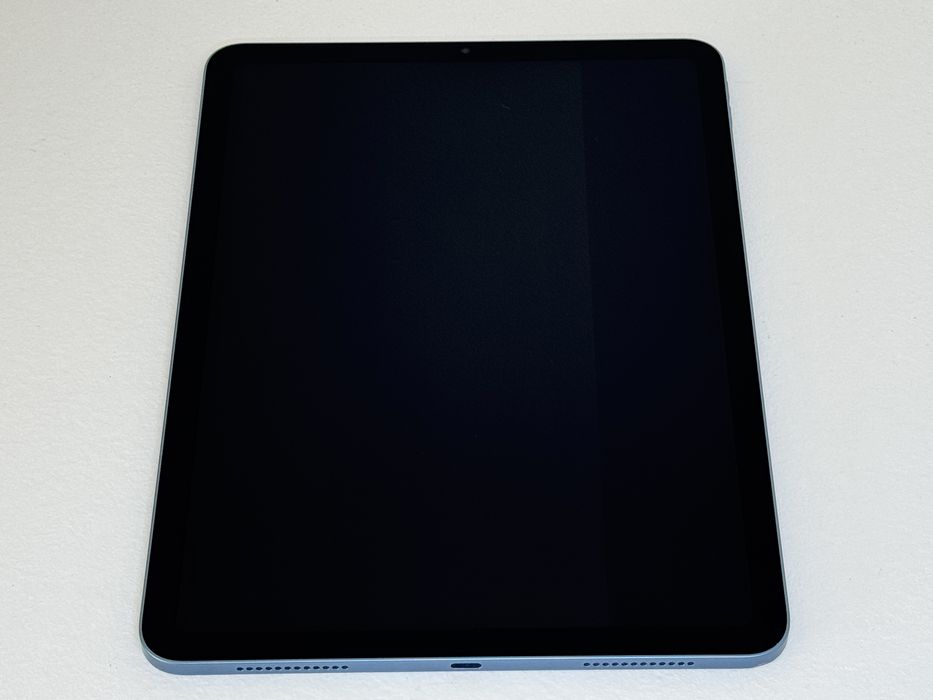 iPad Air 5 (A2588) - Apple M1 - uszkodzony - faktura VAT 23%