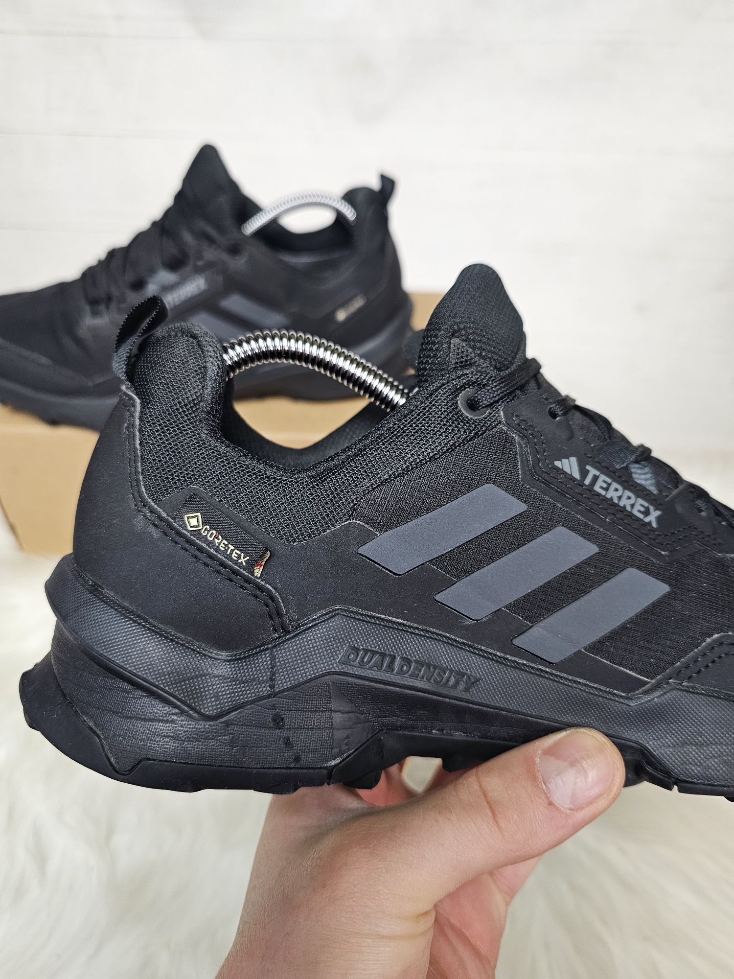 Кросівки Adidas Terrex  gtx 42 розмір 
Оригінал в ідеальному стані, бе