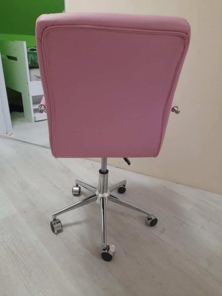 Meble pokojowe dla dziewczynki