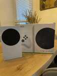 Konsola Xbox Series S z dwoma padami