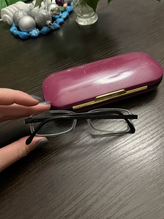 Жіночі окуляри, оправа для окулярів