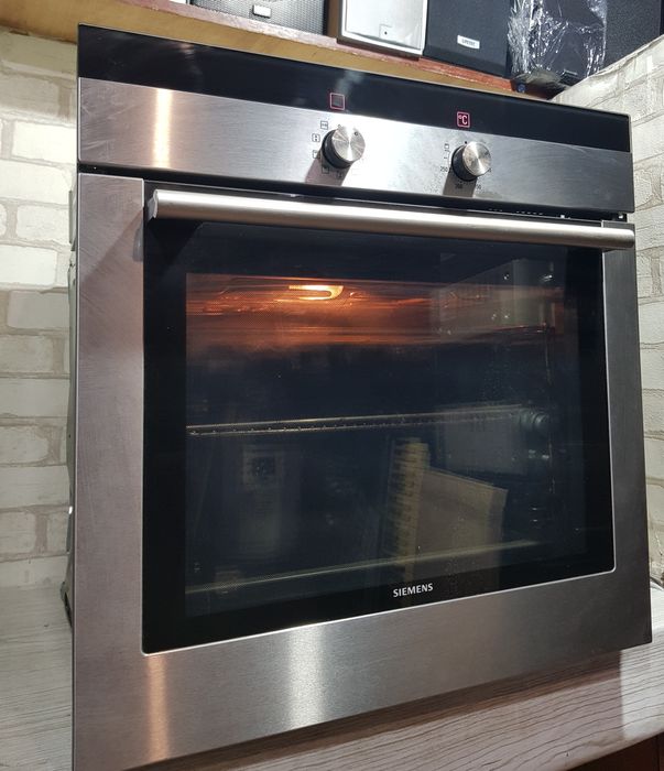 Електрична духовка/электрическая духовка Siemens HD 300550 б/у з Німеч