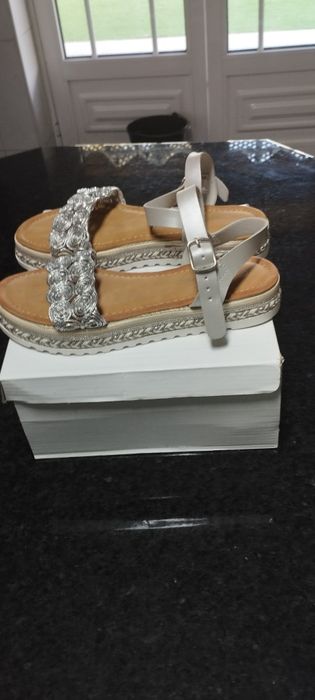 Sandálias prateadas