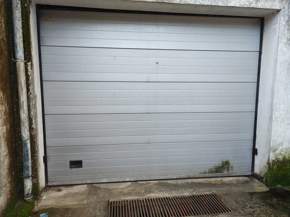 Arrendamento Aluguer Garagem Garagens Rua do Taxa (Braga)