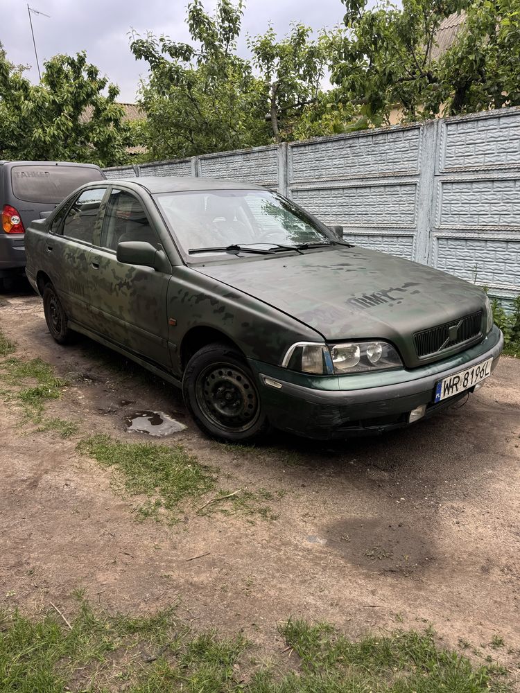 Volvo v40 2.0 газ/бен можливий обмін Автовикуп