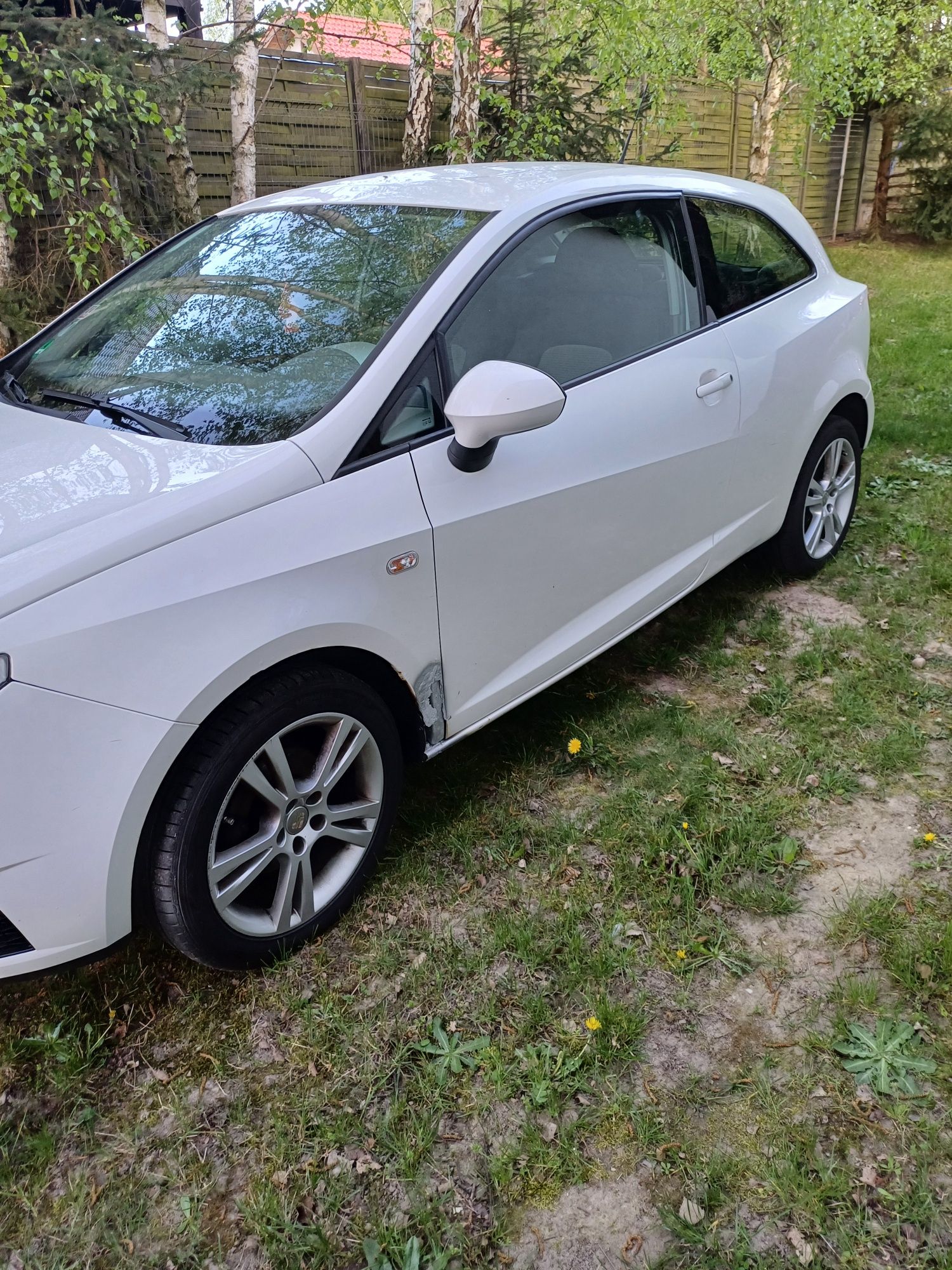 Seat Ibiza sprowadzony sprawny do poprawek