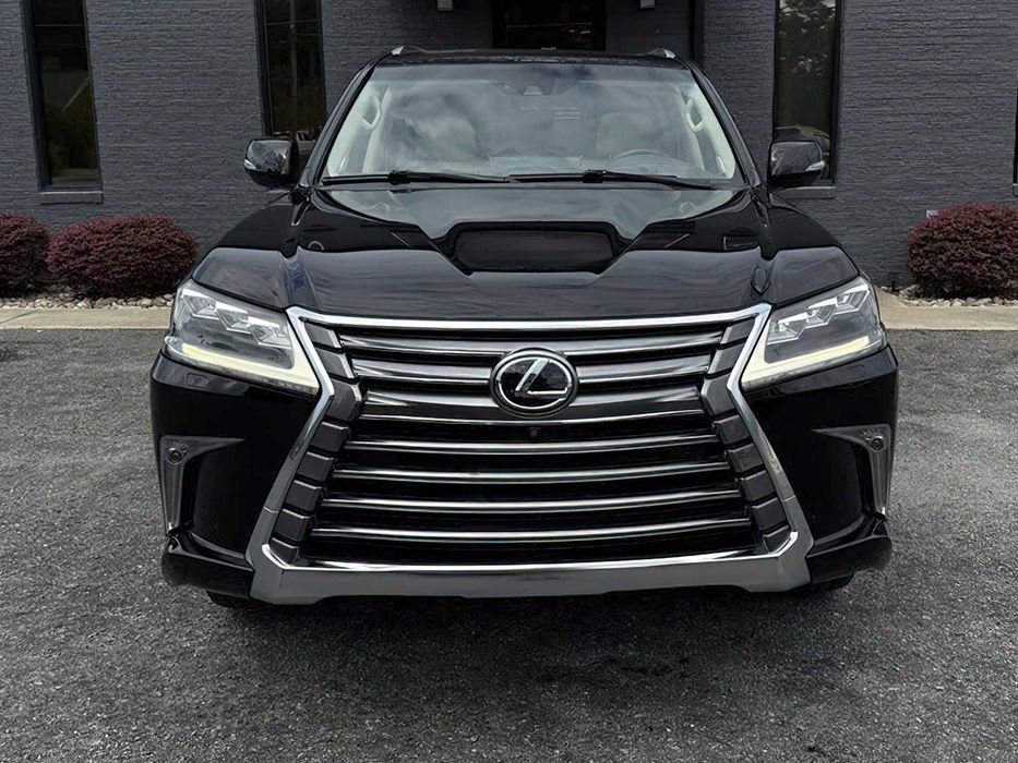Lexus LX 570      2017