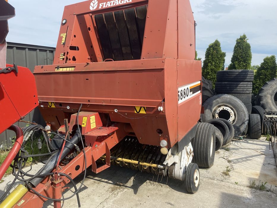 Prasa do siana new holland 5880