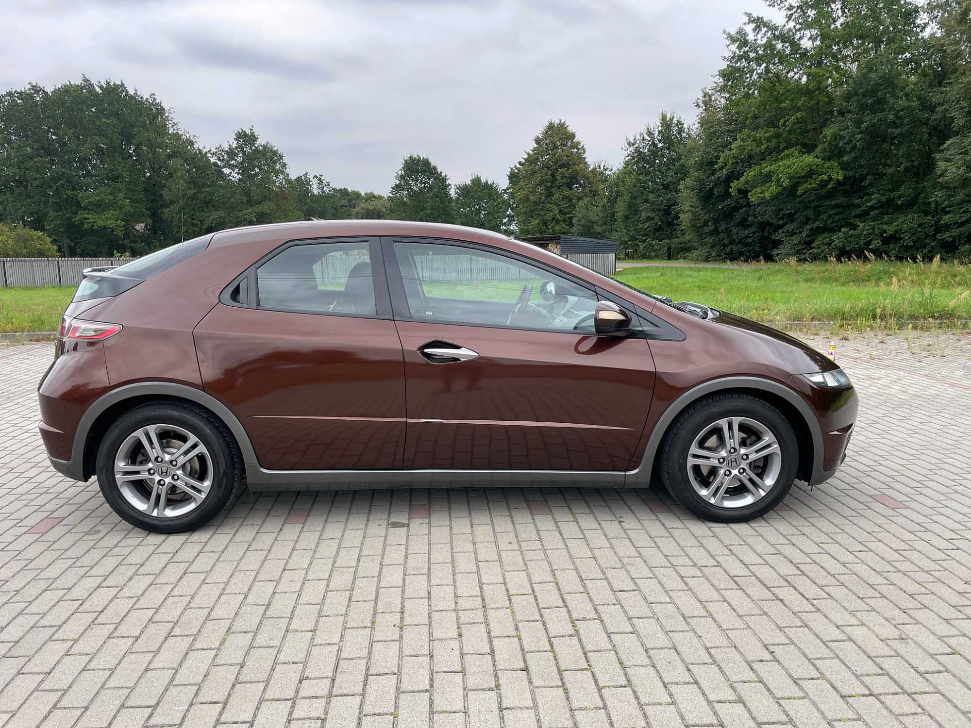 Honda Civic VIII UFO LIFT 08/2011 # BEZ RDZY # KOLOR UNIKAT # OpłaconY
