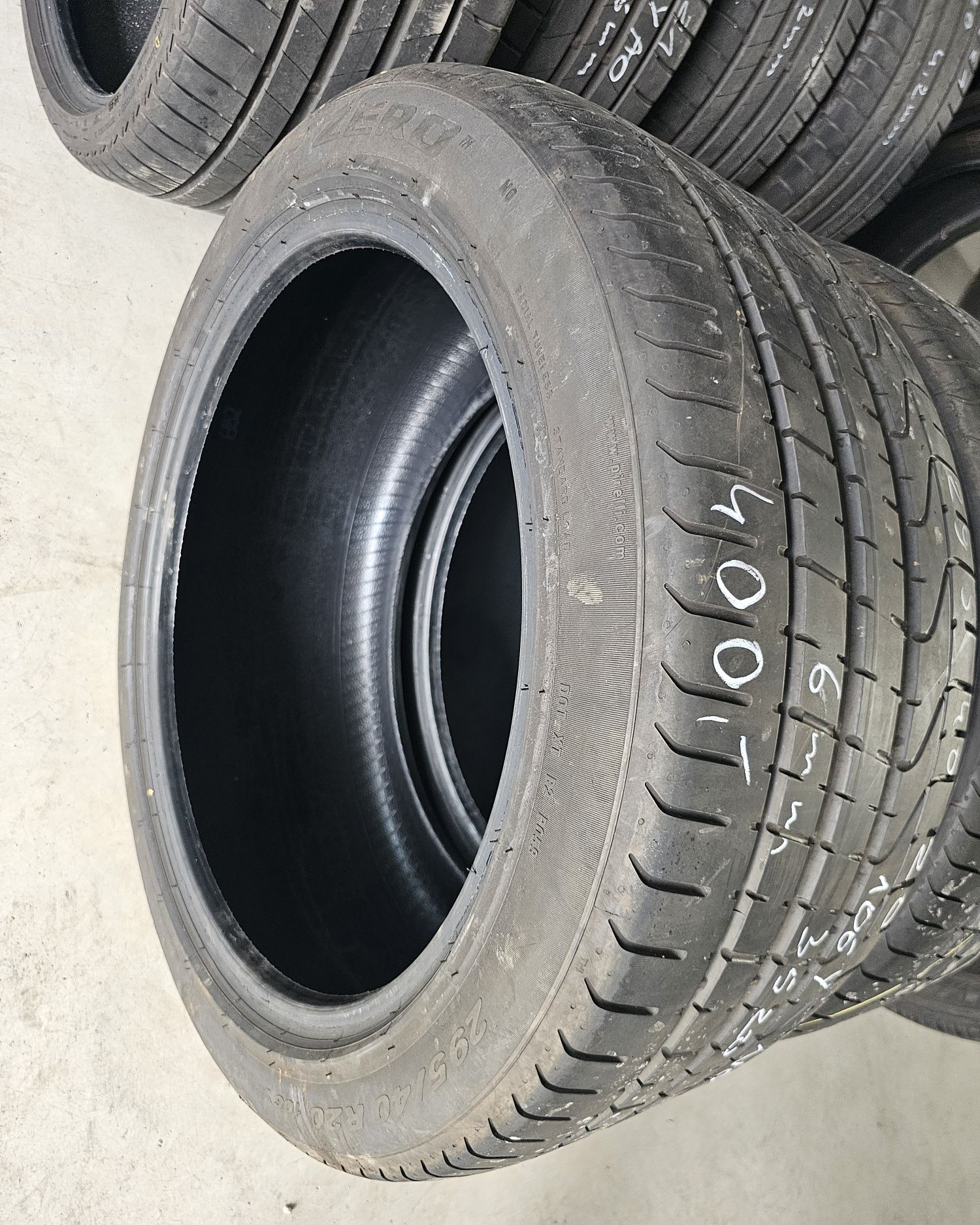 295/40ZR20 Pirelli P Zero TM Lato