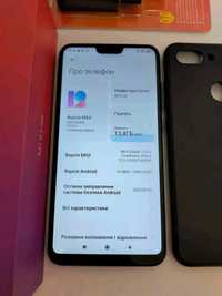 Xiaomi Mi 8 lite 4/64 GB.
Екран 6.26", подвійна камера, 8 ядер, метале