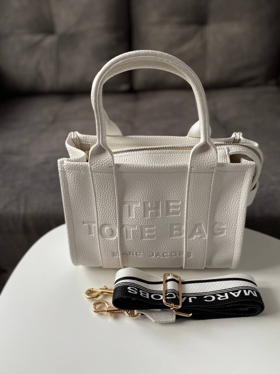 Сумочка: Tote Bag White Small
#art0015
Дроп  1950 грн.
(мінімальна цін