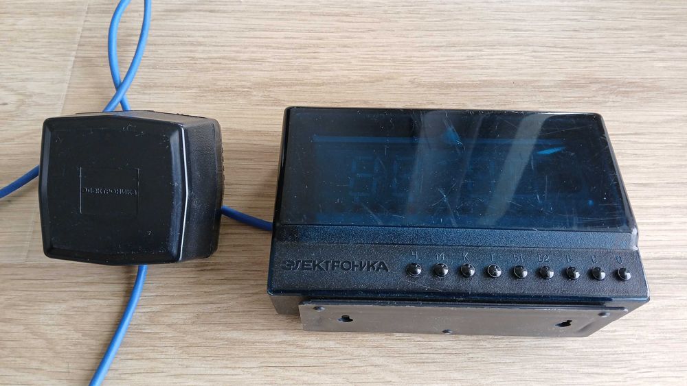 Zegar lampowy ELEKTRONIKA radziecki z czasów PRL