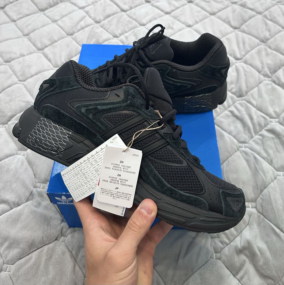 Оригінальні кросівки Adidas Respone CL