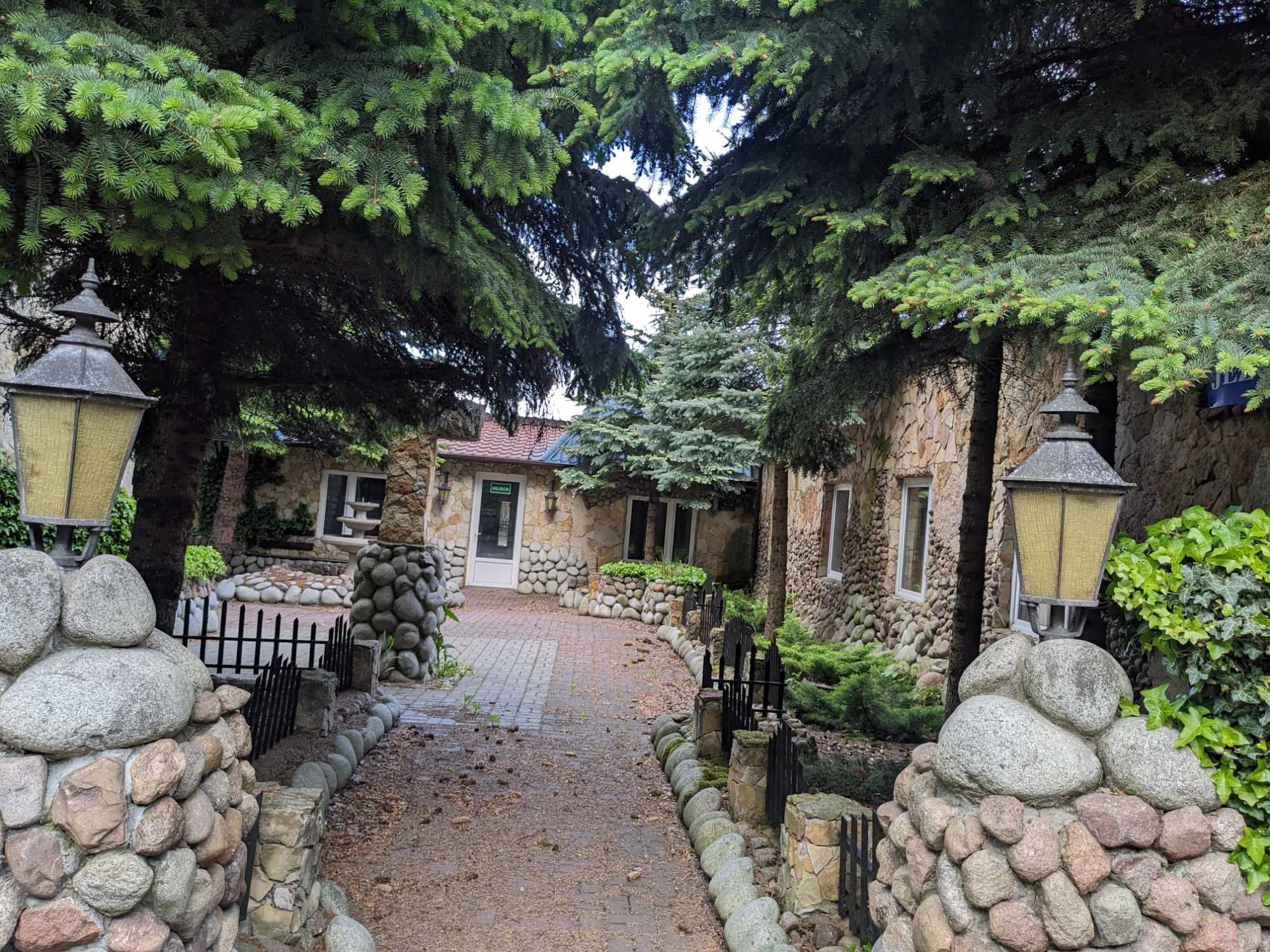 Dom , budynki gospodarcze na działce 3000 tyś m