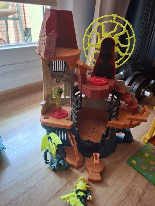 zamek czarnoksiężnika Fisher Price