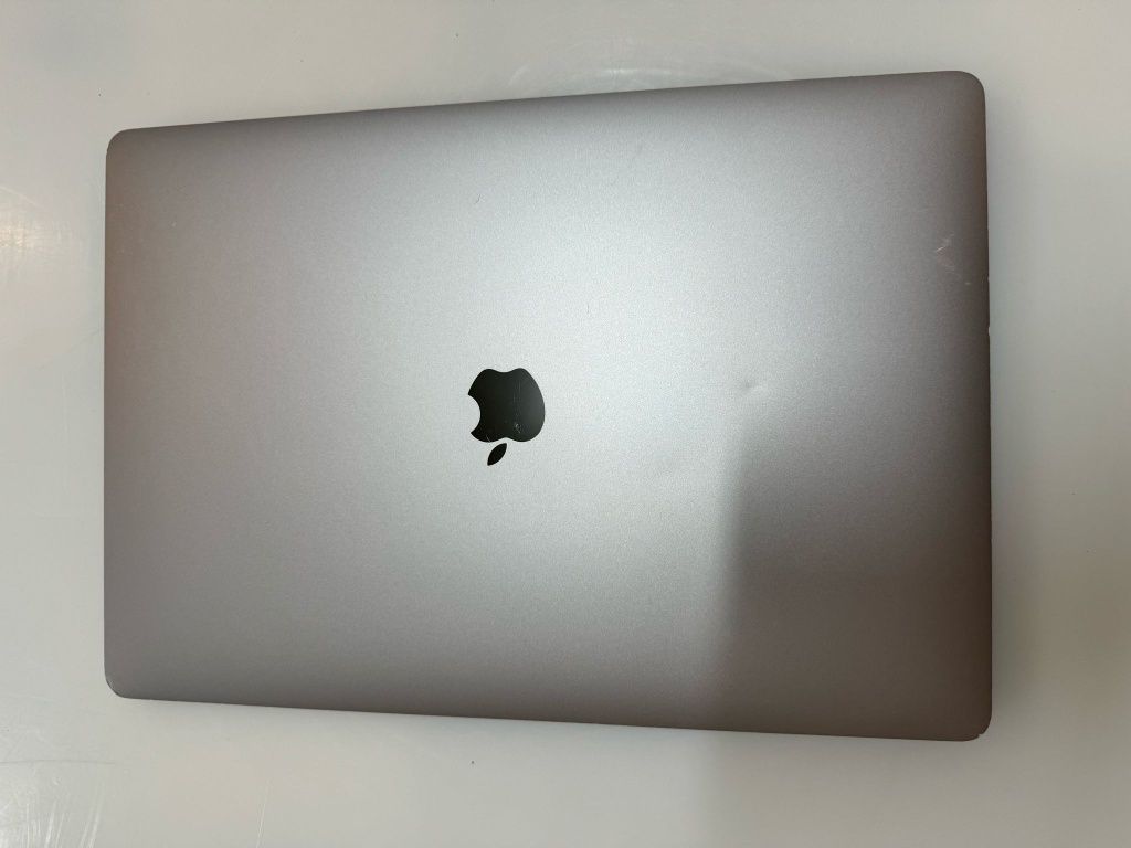 Portátil MacBook pro 2019