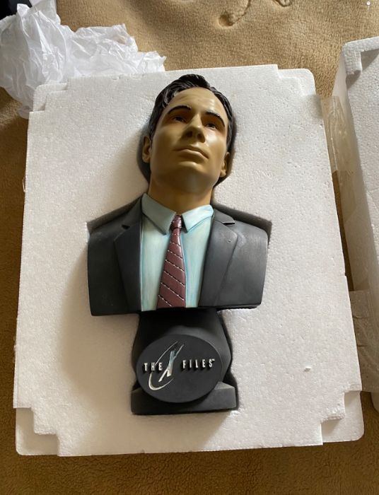 Collectors edition X-Files Fox Mulder + Scully Bustos