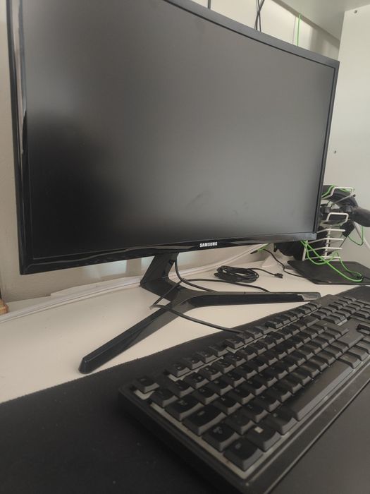 Vendo ou Troco PC Gaming com monitor, teclado e rato