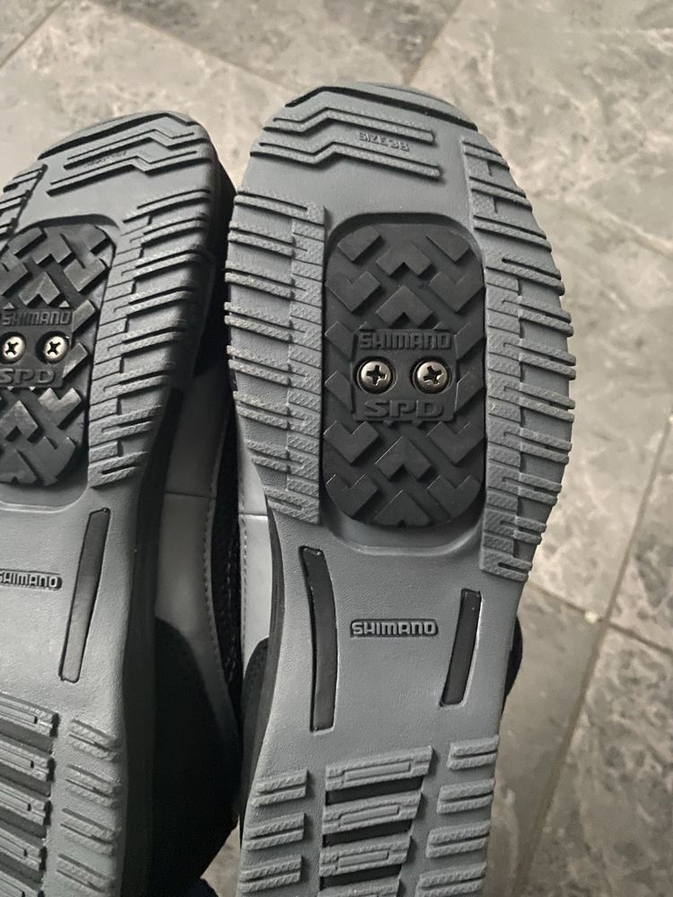 Czarne buty kolarskie SPD rowerowe nowe bez metki 38