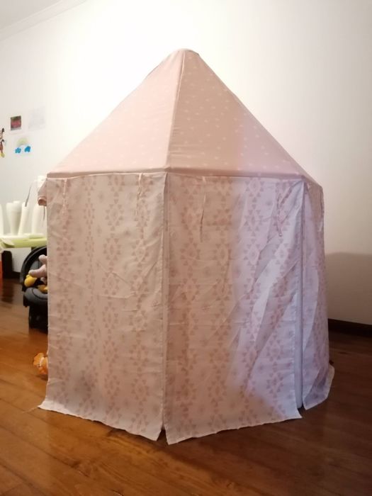 Tenda de tecido rosa
