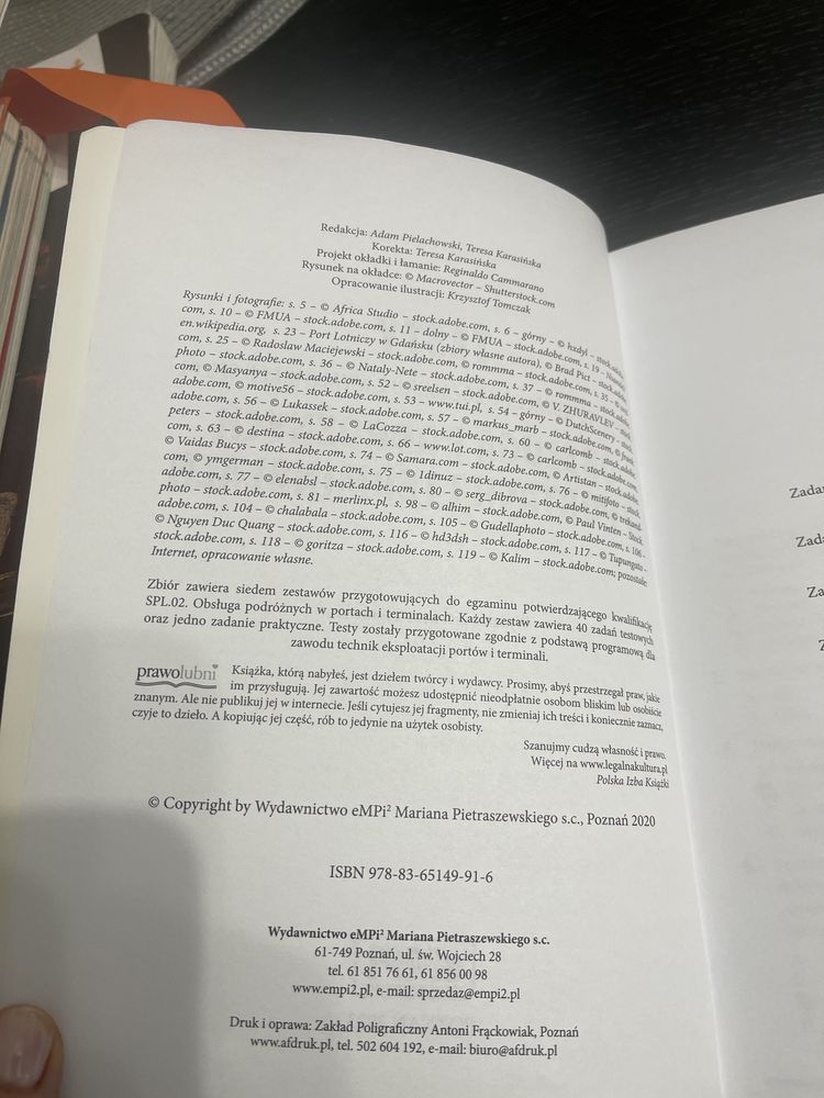 Testy obdluga podroznych w portach i terminalach