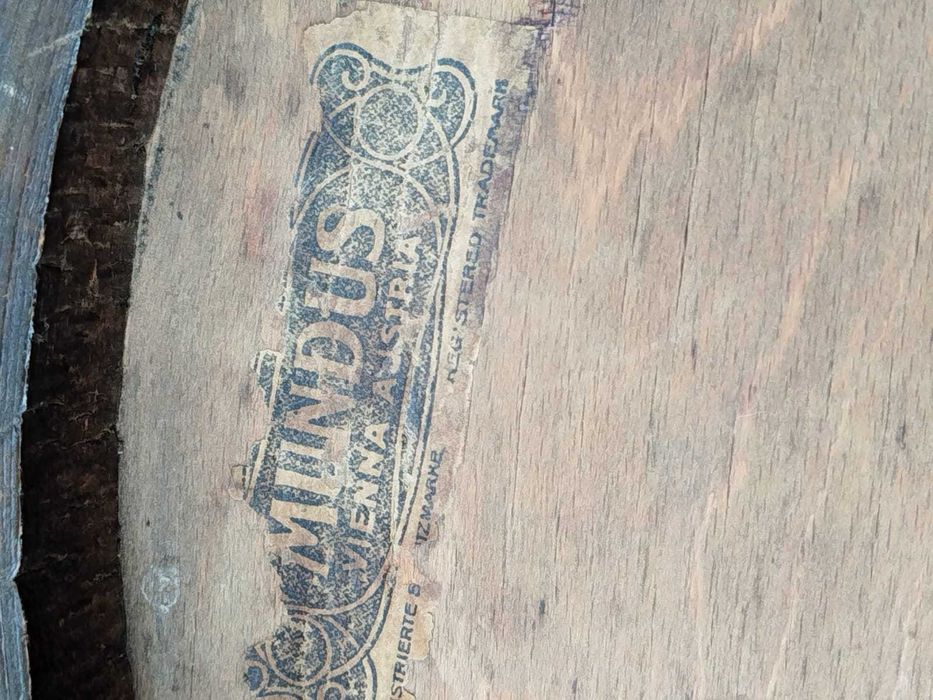 Krzesła Thonet-Mundus