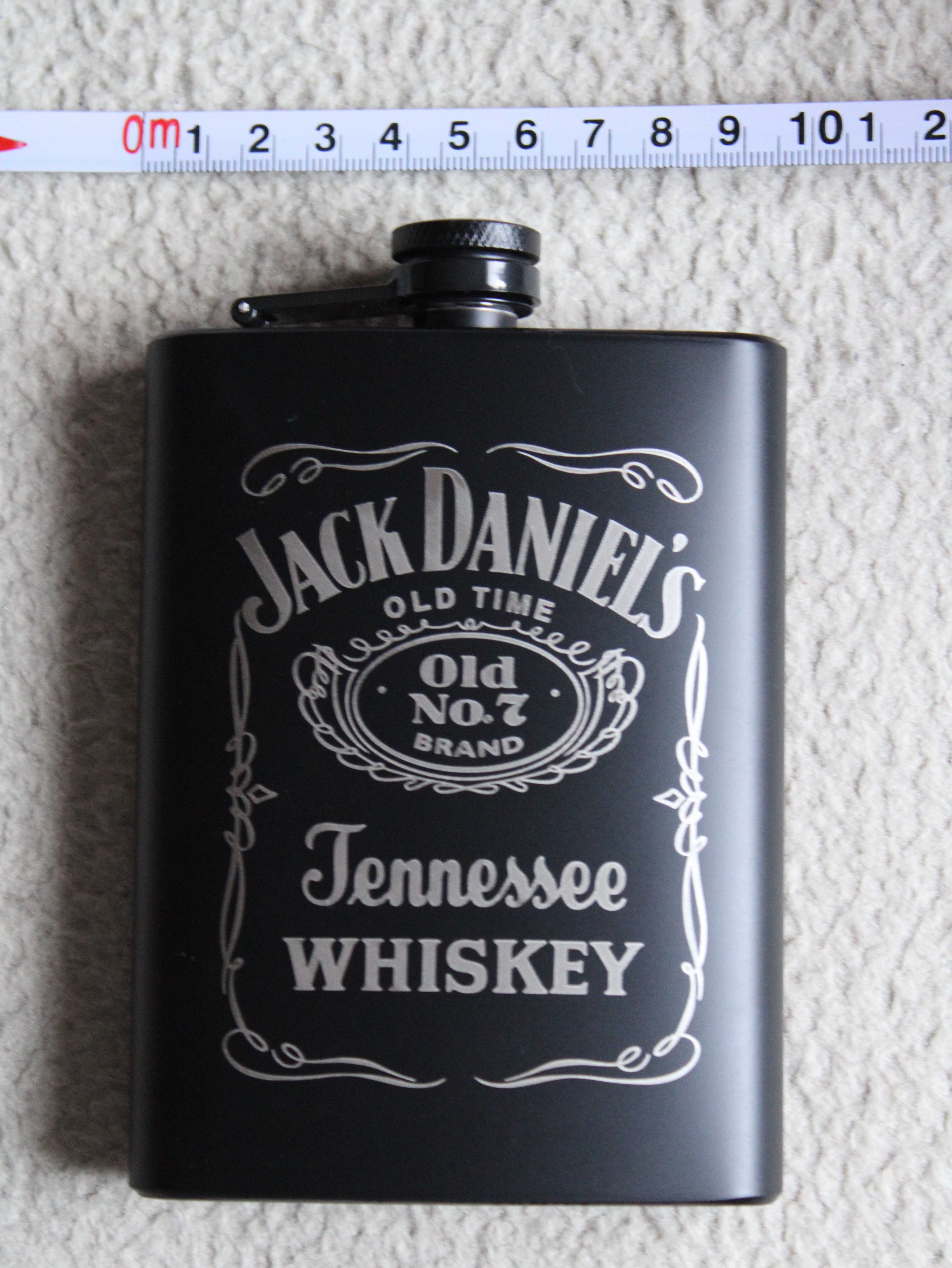 Piersiówka Jack Daniel's 8oz. Nieużywana.