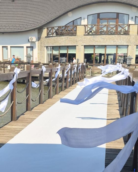 Biały dywan, czerwony dywan, dekoracje ślubne wynajem