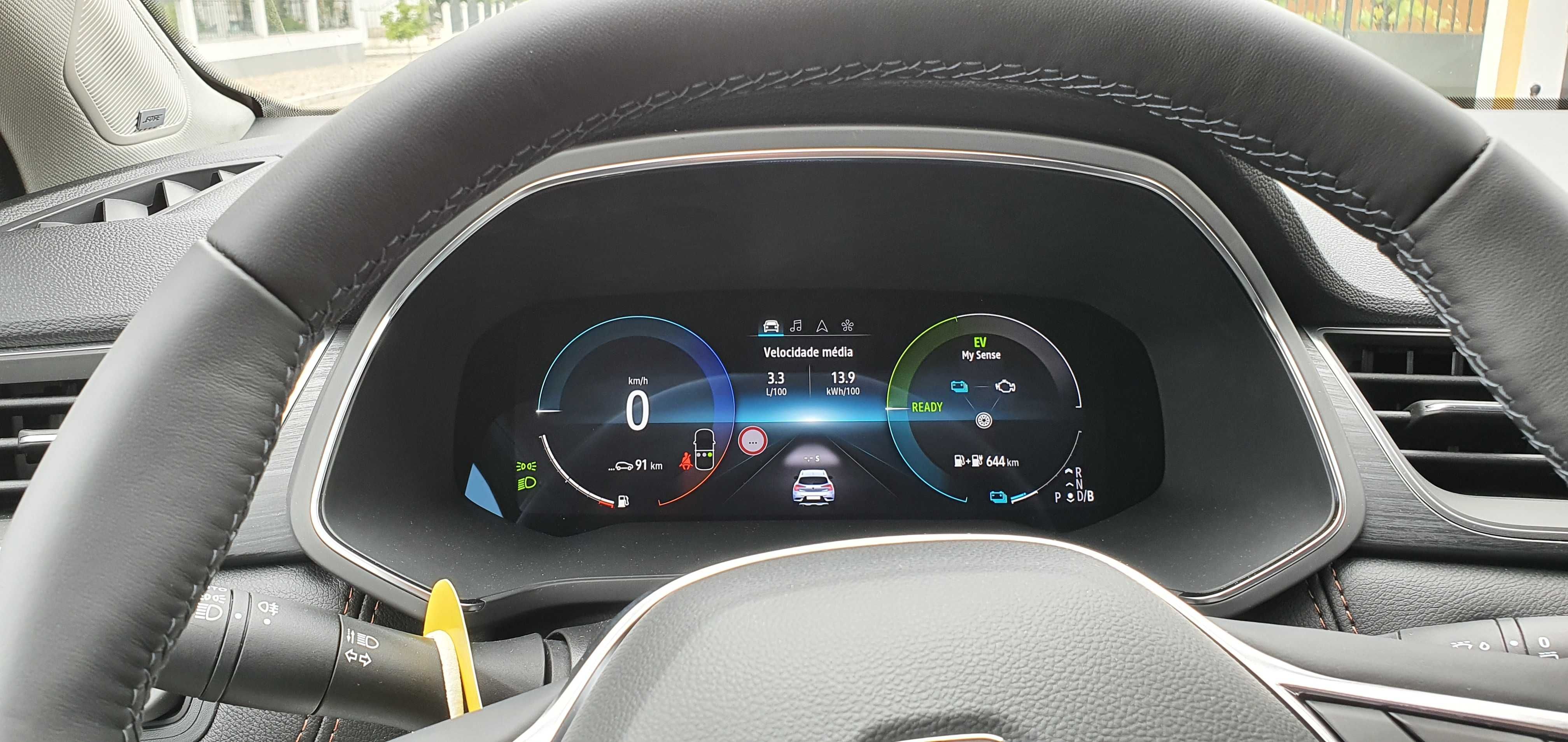 Renault  Captur Versão – Initial Paris E-TECH HÍBRIDO PLUG –IN 160