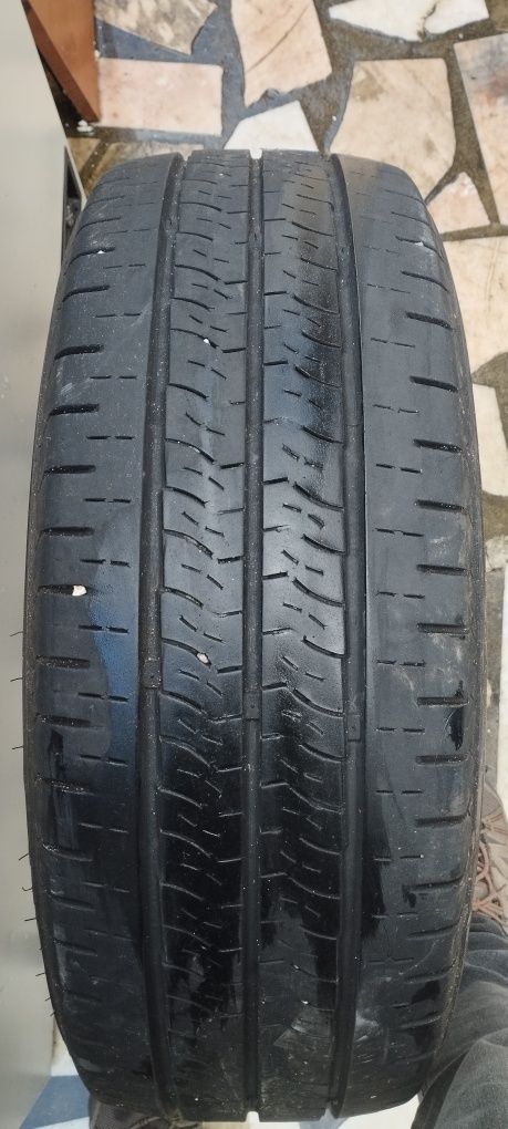Vendo pneus 235/65/16  115/113 R