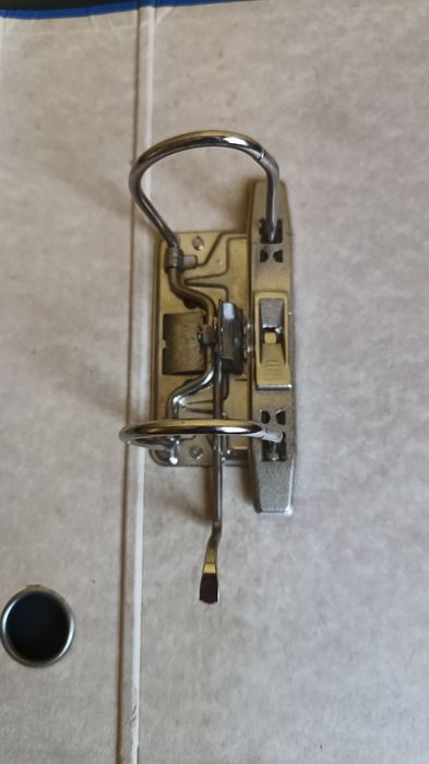 Segregatory rozmiar 28 na 32 cm.