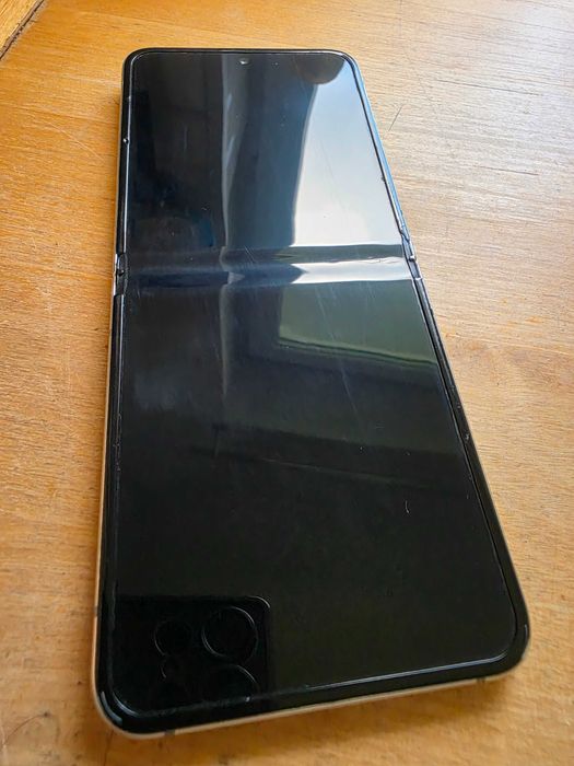 Samsung galaxy z flip 5