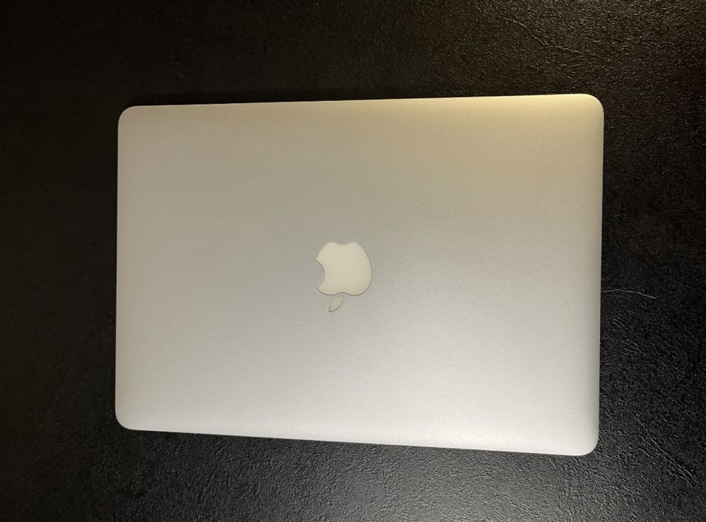 Apple MacBook Air 13” i5 ssd 256gb 4gb ram