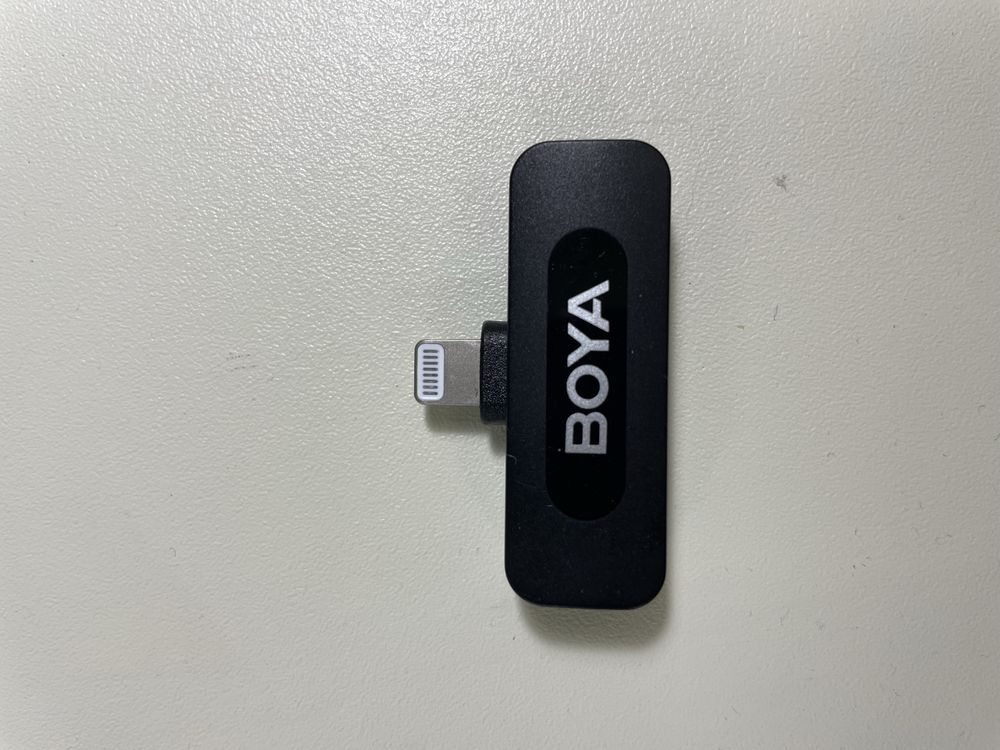 Продам беспроводной микрофон Boya V1 lightning (петличка)
