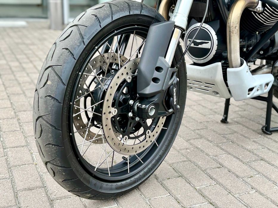 Moto Guzzi V85TT 2023 - Мотосалон.