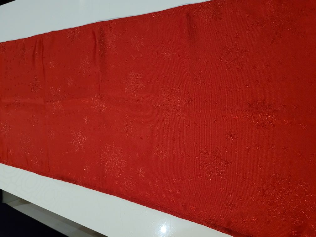 Bieżniki czerwone świąteczne 150x40 i 180x40
